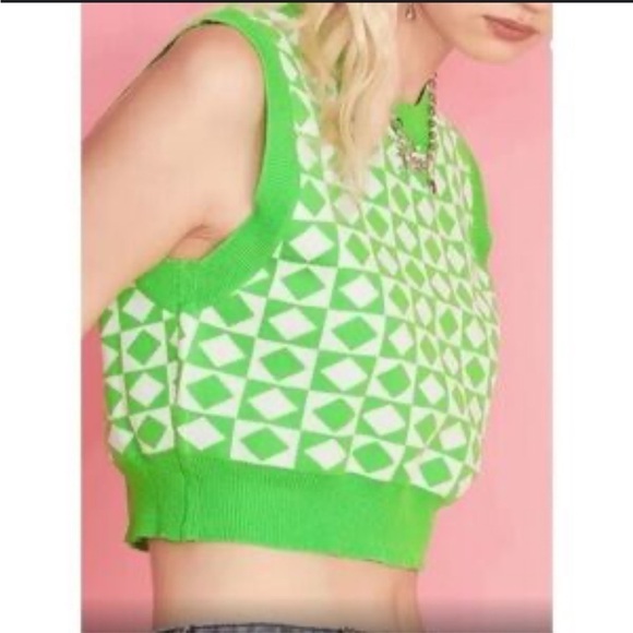 Cider Tops - Cider Green and White Geometric Knit Cropped Sweater Vest Medium